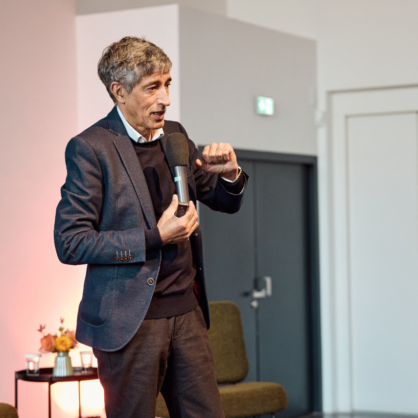 20 Jahre stiftung ear: Ranga Yogeshwar beim Vortrag